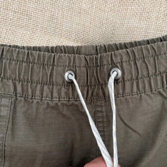 Vuori Women's Vintage Ripstop Shorts with Raw Hemline in Army Green - Picture 5 of 9